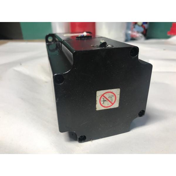 Yaskawa InsB AC Servo motor 750Watt 200V 4.4A 3000rpm 2.39N.m SGM-08AWFJ73