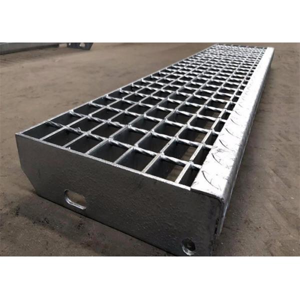 Low Carbon Steel Bar Grating Stair Treads Anti Slip Surface For Industrial Walkway Platform