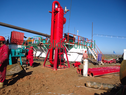 Séparateur de gaz de boue pour le forage de gaz de pétrole Séparateur de gaz vertical de gisement de pétrole de la boue de perçage 320m3/H