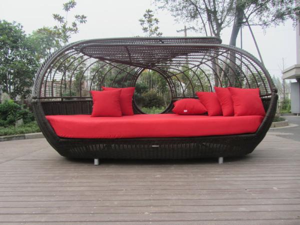 UV Resistant Outdoor Rattan Daybed , Dark Brown Wicker Oval Bed