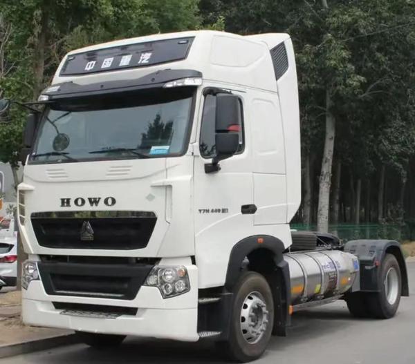 2019 year heavy duty HOWO HEAD 10 wheeler Trailer Head 6x4 420hp Howo tractor truck