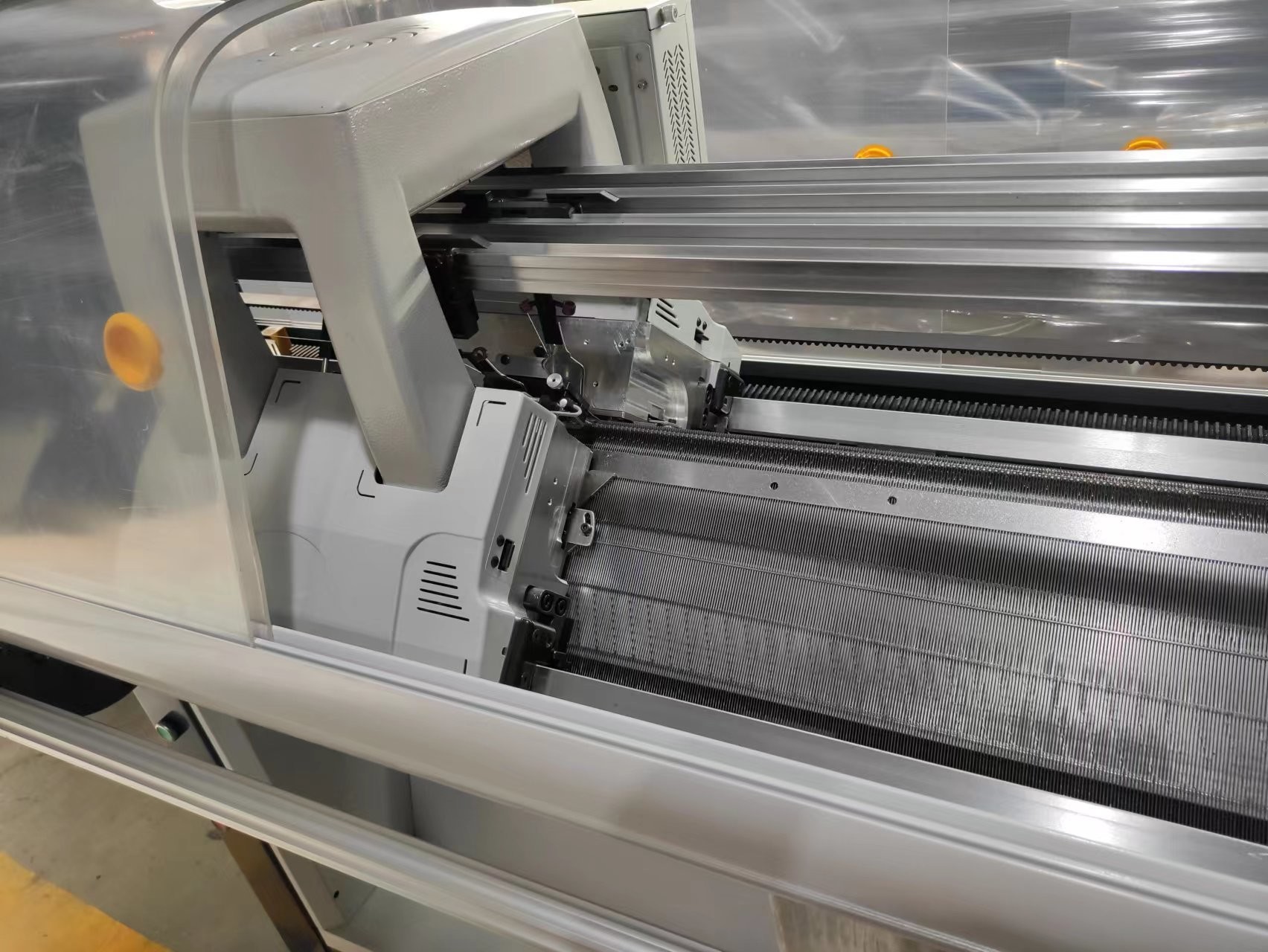 Dual System Single Carriage Flat Bed Knitting Machine for Making Collar and Sweater