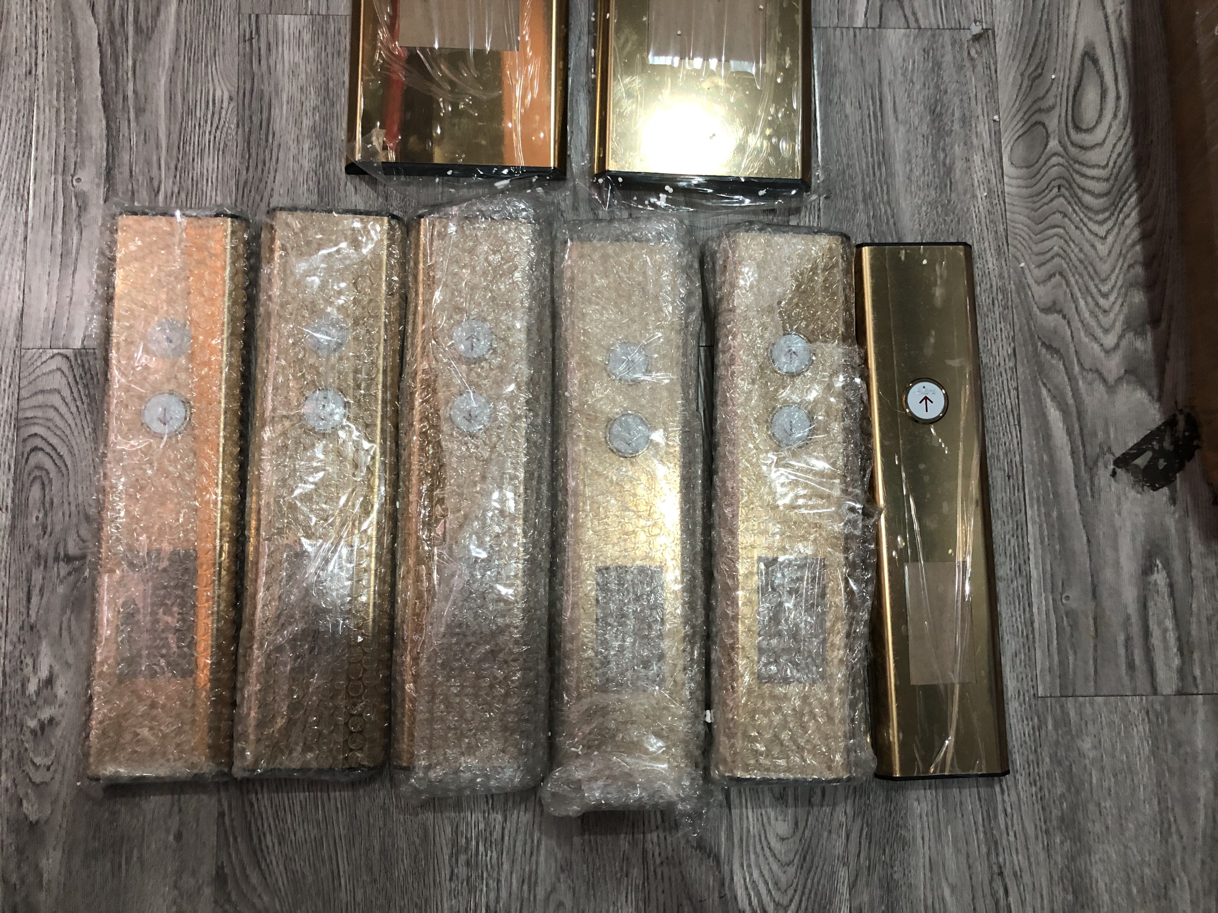 Подъем установки стены матрицы точки СОКРАЩАЕТ с чернотой с частями лифта запасными