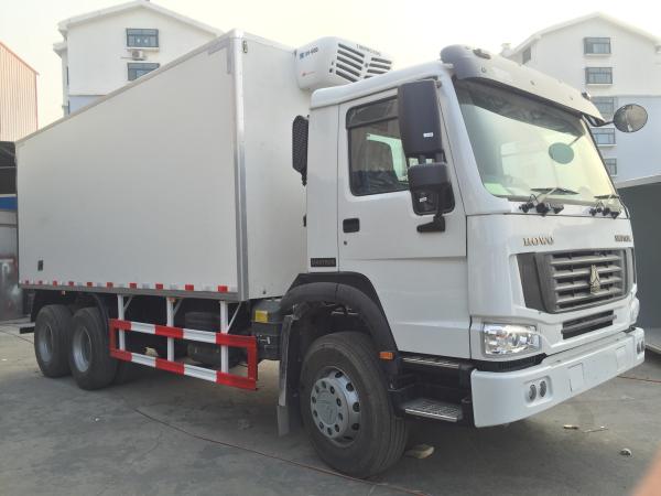 Sinotruk HOWO Refrigerator Box Truck With Truck Reverse Camera System