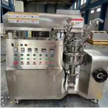 Emulsionador homogeneizador al vacío con elevación hidráulica para productos de alta viscosidad