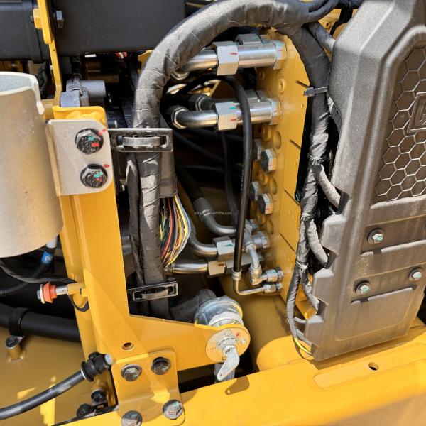 中古キャタピラー掘削機：307.5 – コンパクトで信頼性の高い中古ミニ掘削機、小規模プロジェクト向け
