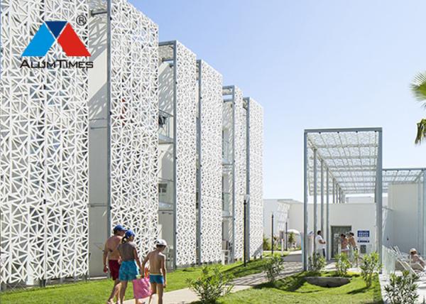 Fireproof Powder Coated Aluminium Screens , CNC Cut Decorative Aluminum Wall Panels