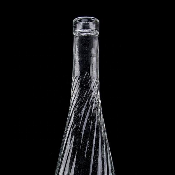 Glass Body Material 500ml 700ml Whiskey Wine Bottle with Unique Bottom Raised Design