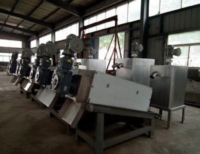 Imprensa de secagem do filtro roscado de equipamento da lama profissional para o tratamento da lama de água de esgoto