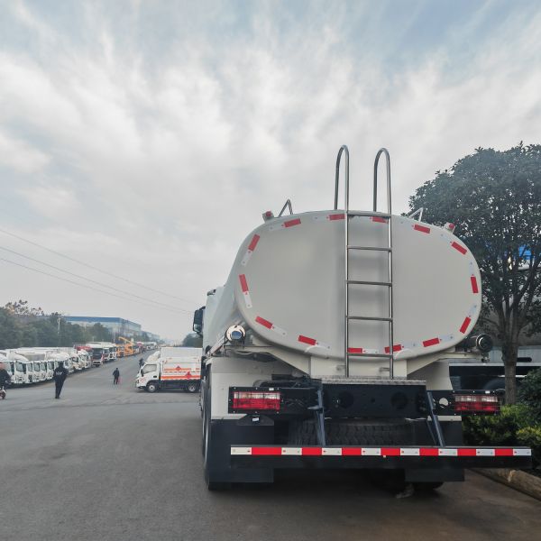 JAC Stainless steel Fresh Milk Edible Oil Transport Tank Water Tanker Delivery Truck