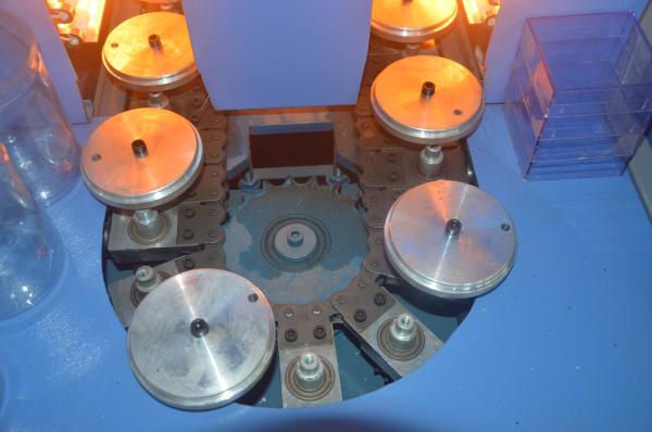 Máquina de sopro de garrafas de água mineral semiautomática de duas cavidades