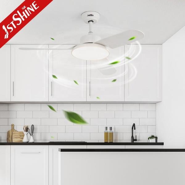 Design moderno 3 lâminas LED ventilador de teto com controle remoto e 110-240V tensão de entrada