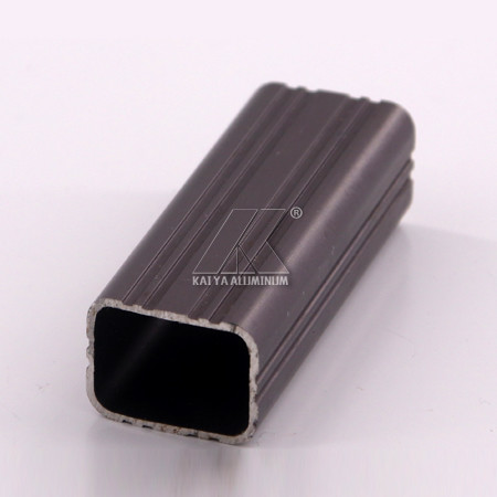 Aluminium carré gris de soufflage de sable avec la corrosion de haute précision