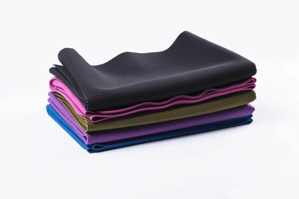 Natural Rubber Yoga Mat, Ultra-Thin foldable Mat, Non-slip Portable Yoga Blanket Travel Pad 1.5mm Black