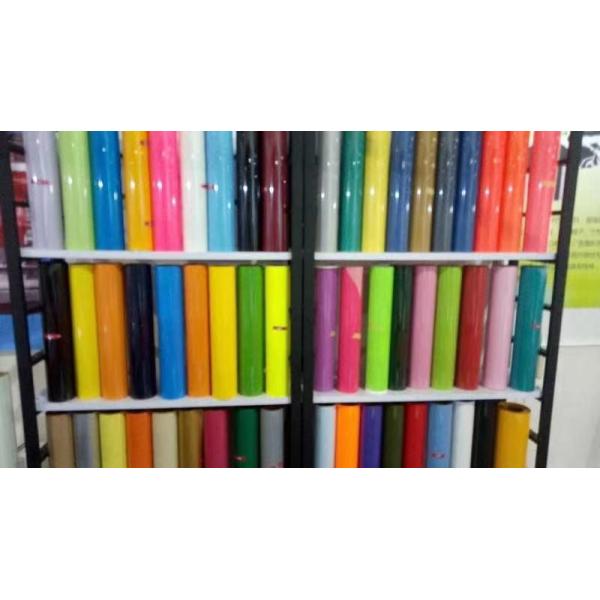 L'unité centrale différente de couleurs chaleur le vinyle HTV de transfert pour le T-shirt et tout autre habillement 0,5 x 25m