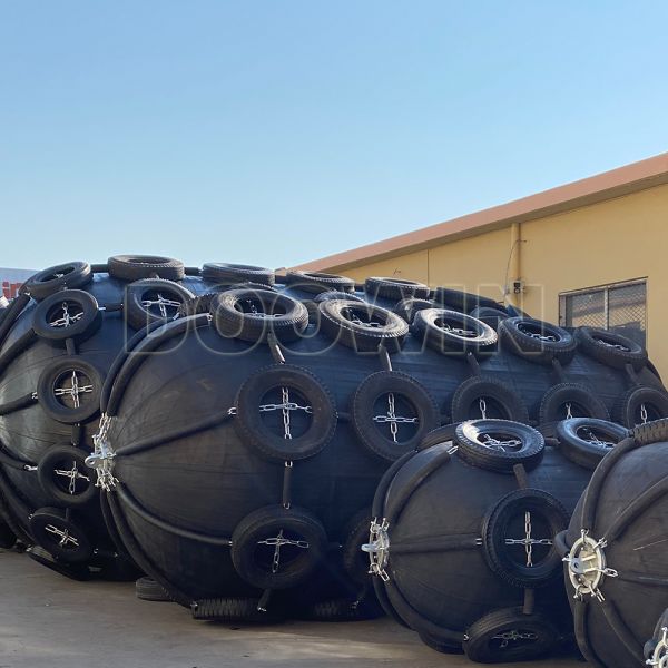 Lightweight Pneumatic Rubber Fenders 0.5m-4.5m Yokohama Fender