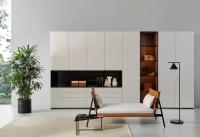 Armoire de laque blanche sur mesure avec des étagères personnalisées