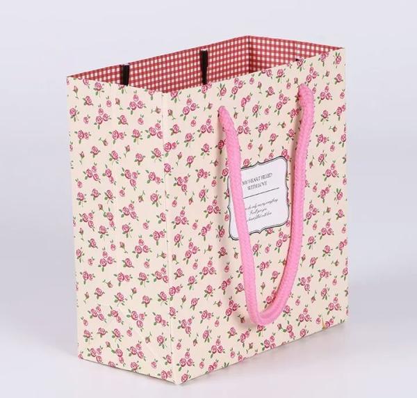 Custom Luxury Gift Garment Paper Shopping Bags With Logo Print