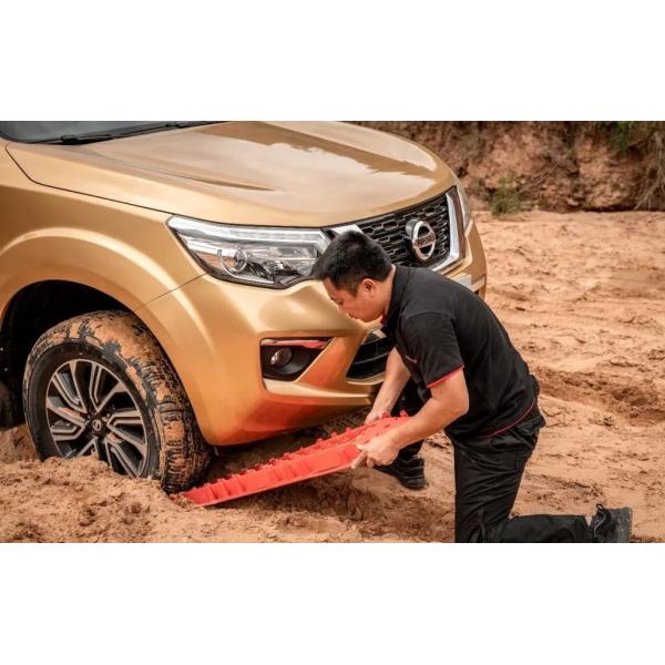 Off Road Nylon Recovery Track sand ladder Emergency Automobile Wheel Escaper Recovery Board Vehicles