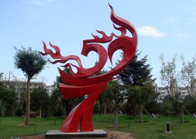 Grande escultura vermelha pintada da chama do metal, esculturas abstratas do jardim do metal