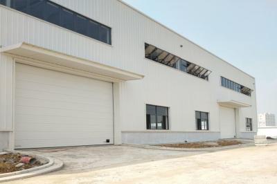 Portas de garagem seccionais industriais automáticas com janela de PVC e painel de sanduíche de aço