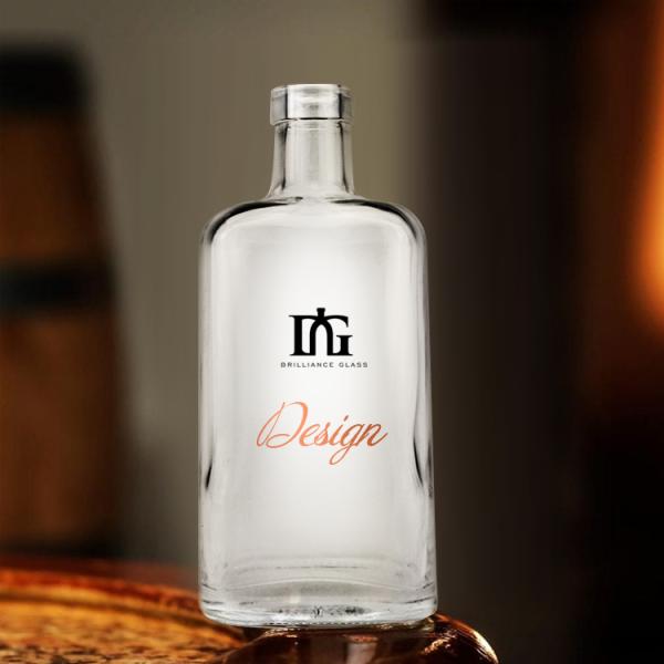 Custom Logo Engraved on Classic Design Glass Bottles for 700ml and 750ml Capacity