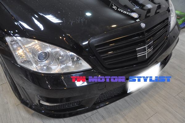 Решетки BENZ W221 MatteBlack доработали S65