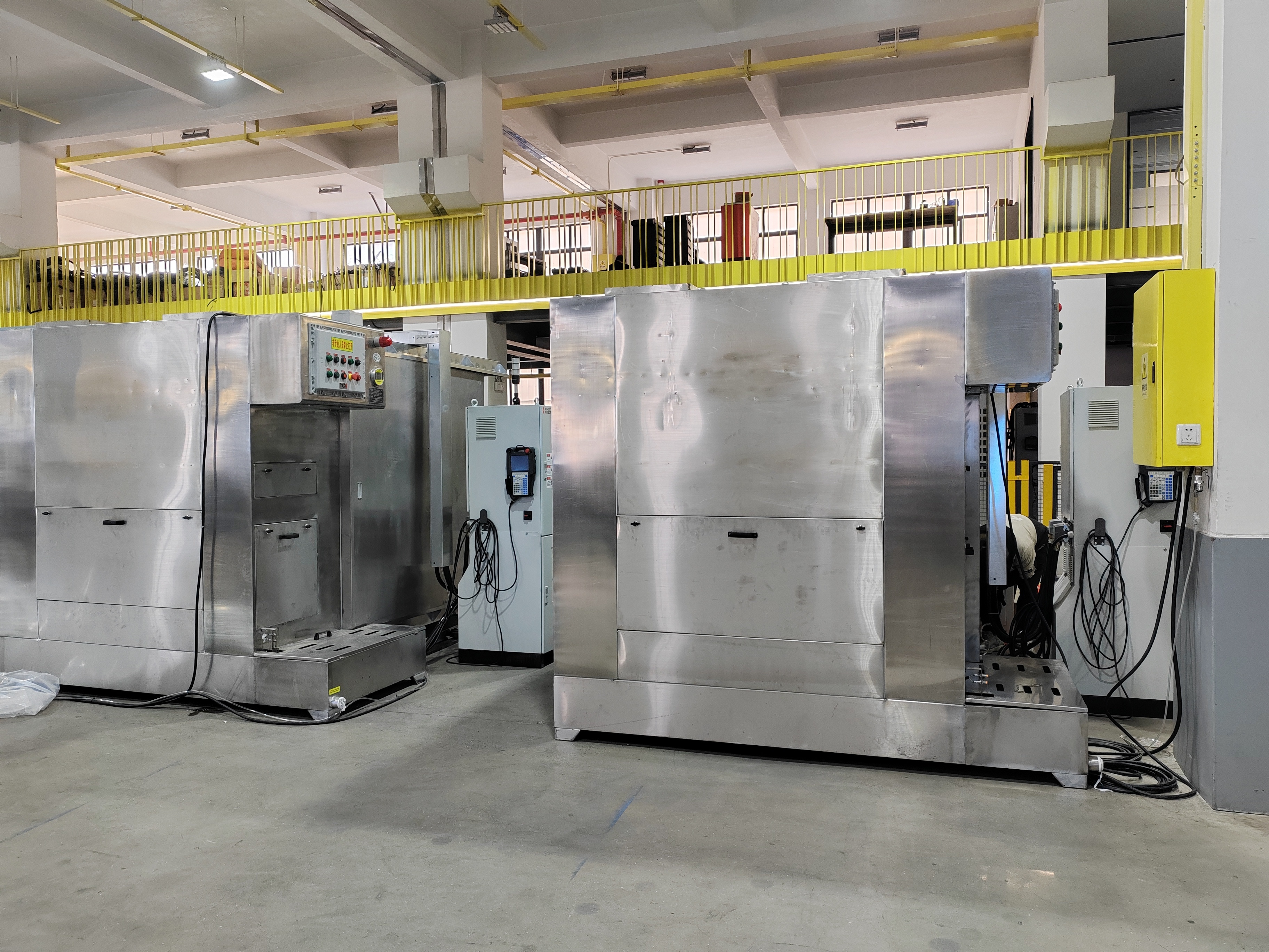 Automated Robotic Surface Polishing System for Aluminum Components