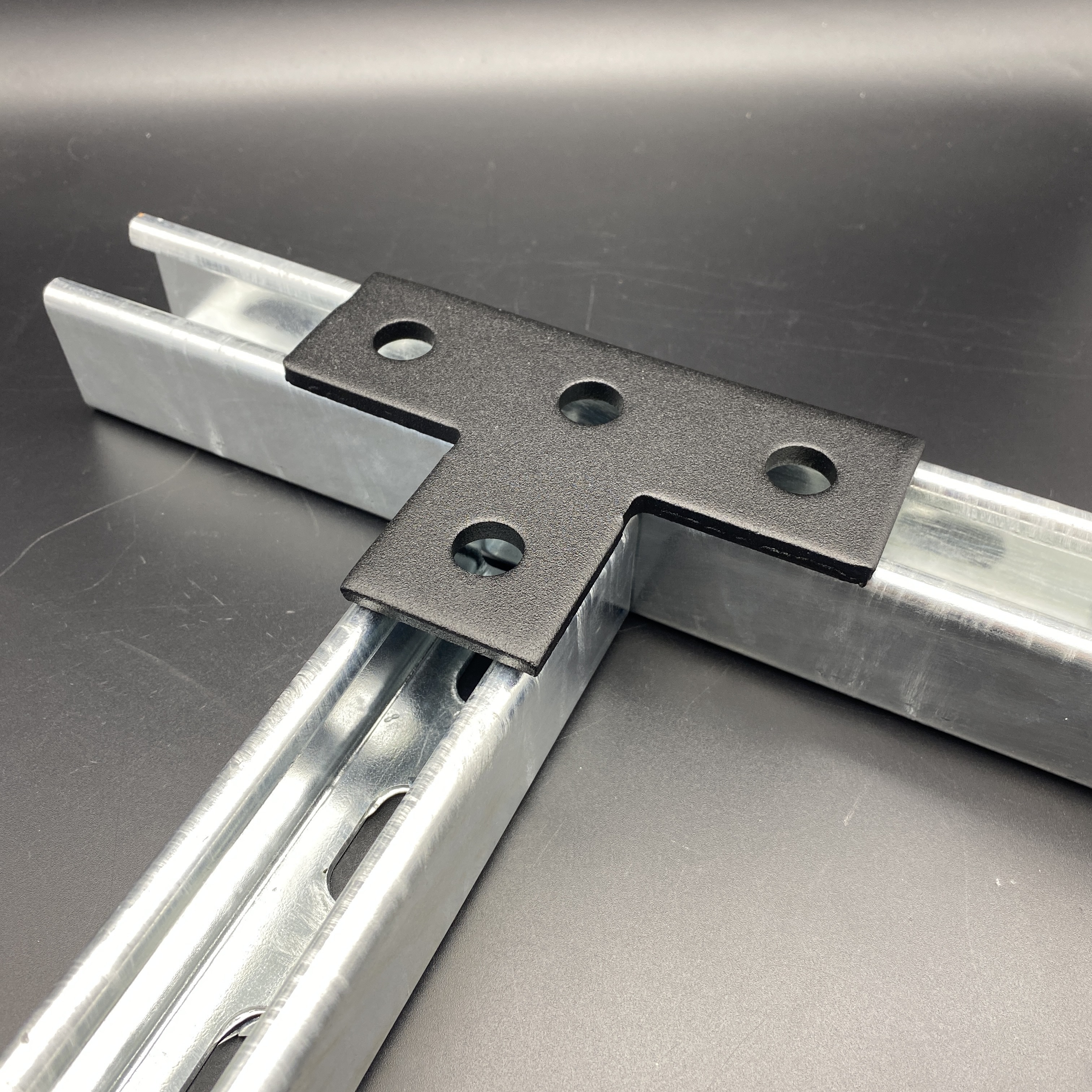 Metal Steel T Shape Black Strut Fitting Hardware Stamping Parts