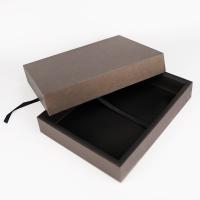 Boîte cadeau personnalisée, couvercle en carton recyclable et boîte cadeau de base.
