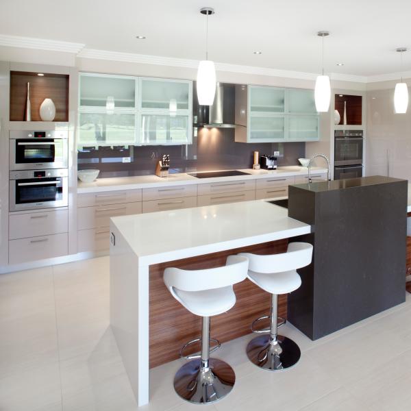Direct Manufacturer Glossy Beige Plain And Wood Grain Lacquer Modern Designs Kitchen Cabinets Sets Made In China