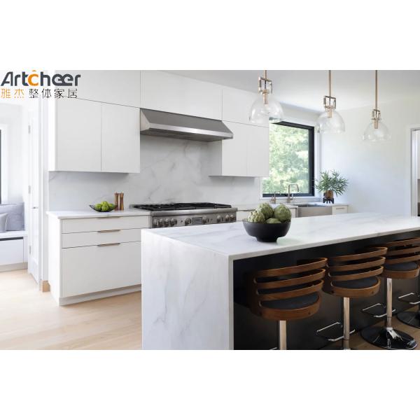 Модульные кухонные шкафы Экологически чистые фанеры для современной виллы