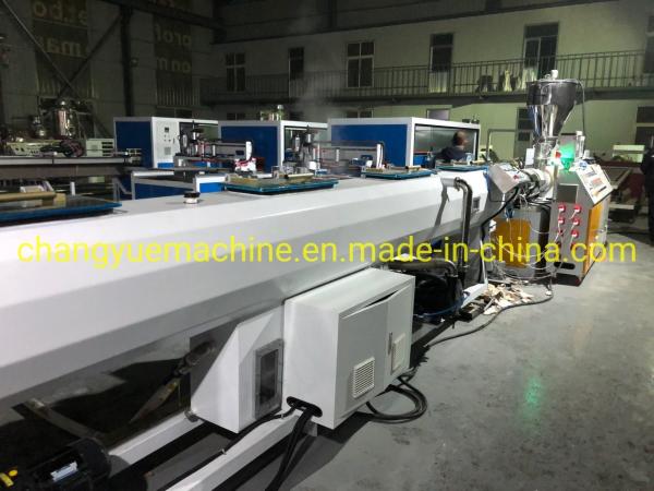 Linha de produção automática de tubos de PVC com máquina de extrusão de plástico de fácil operação