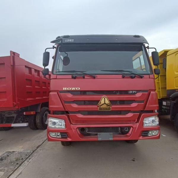 Tyres and Sinotruck Chassis 40t Loading Capacity Mining Equipment Truck for Heavy Duty