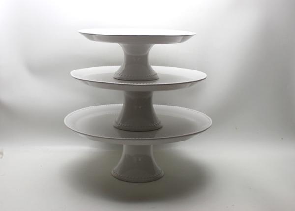 White Ceramic Cake Stand Simple Design Simple Taste For Wedding / Birthday Party