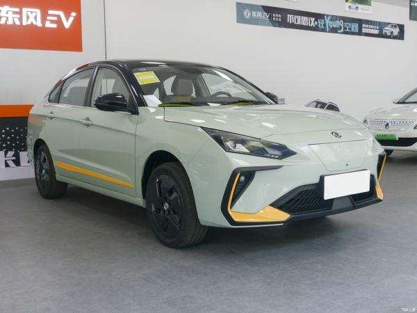 As Picture 2023 Dongfeng Aeolus E70 Yizhi Version 420KM Battery Life Hybrid Fuel Type