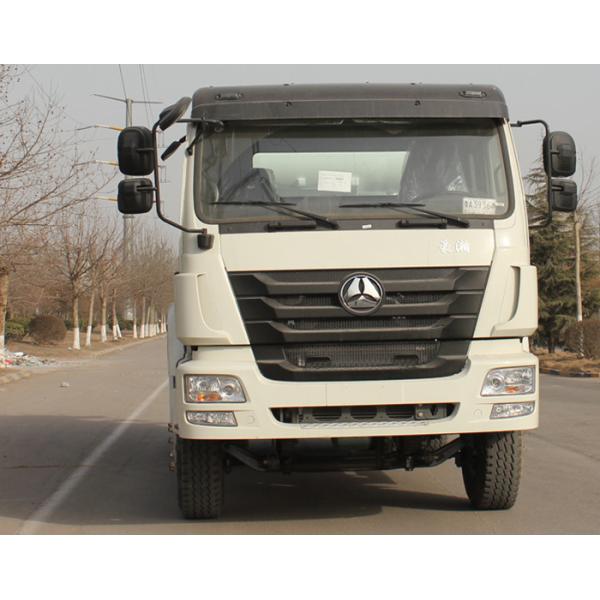 建築現場のトラックミキサのトラックのトレーラーによって取付けられるトラックミキサ