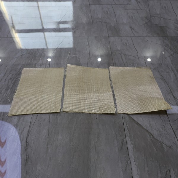 Fireproof Blanket Heat Treated Fiberglass Cloth Golden For Welding Blanket