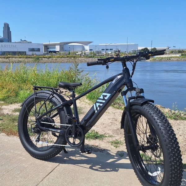 26 Inch Fat Tire City Off-Road Commuter Multi-Purpose E-Bike 48V for Adults Electric Bike   Women