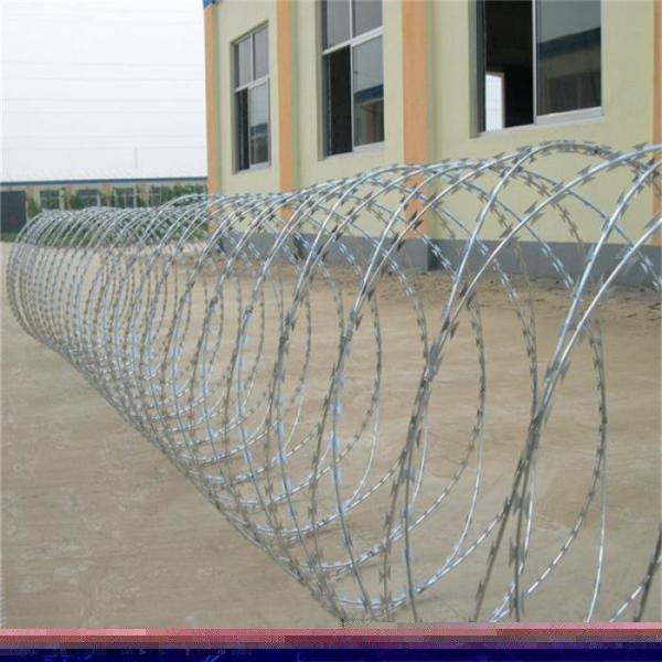 Hot Dip Galvanized Anti-Climb BTO-22 Barbed Razor Wire Fence for High Security Protection