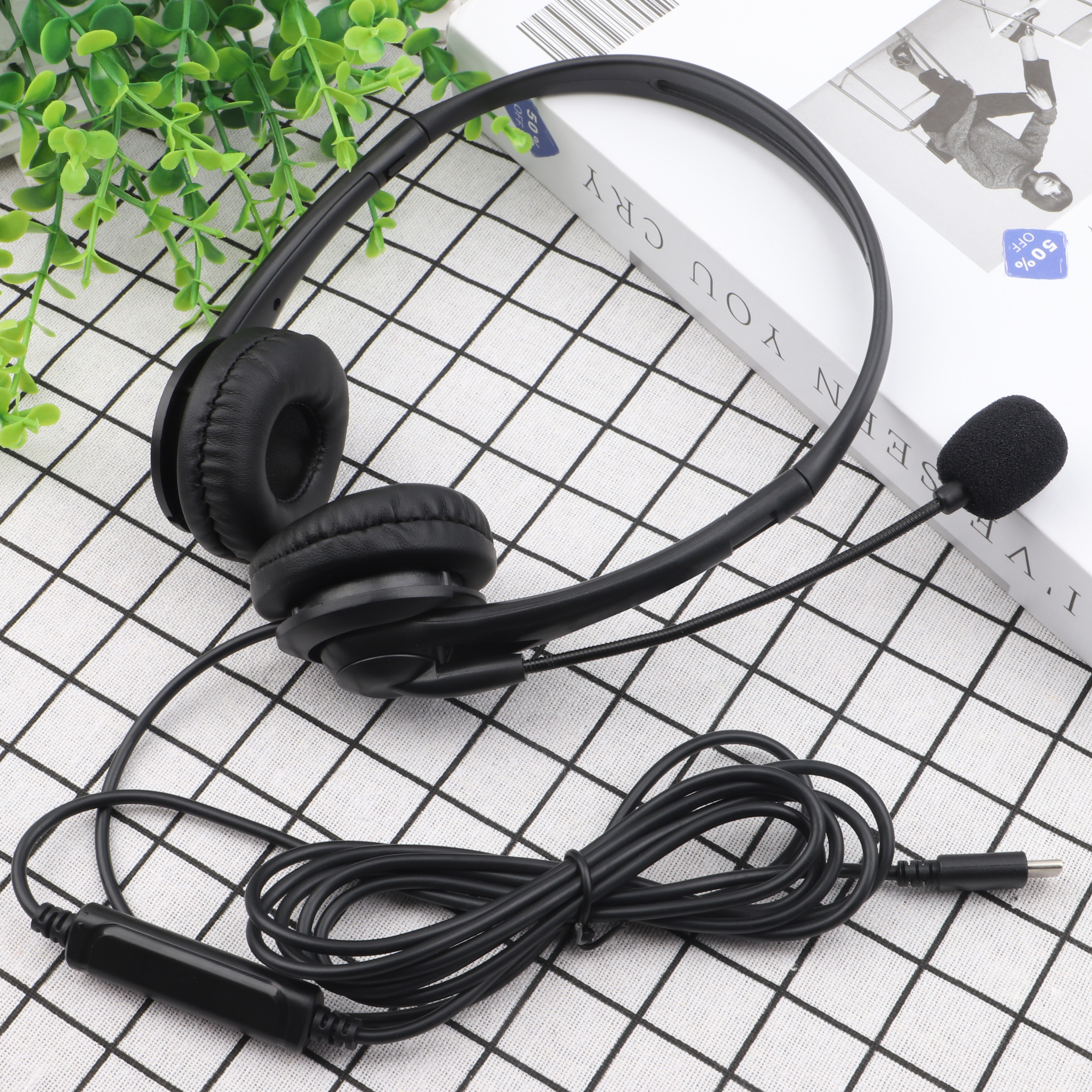 JTY-430 professional call center earphones with microphone, multiple plugs USB/Type-C/3.5mm wired earphones, comfortable to wear earphones, suitable for online learning and business conference calls