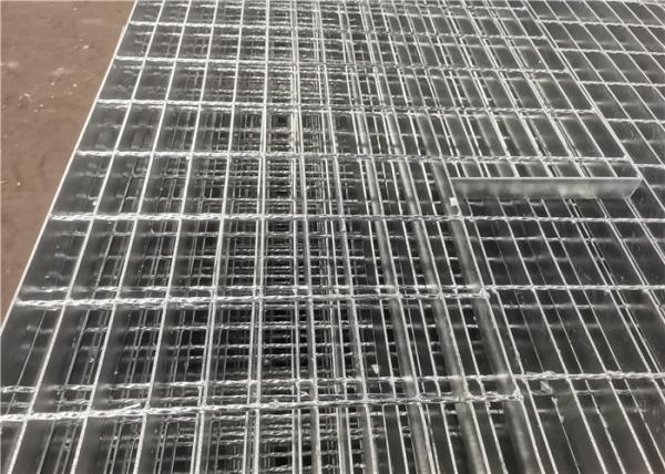 Serrated Stair Tread Platform Steel Grating Hot Dipped Galvanized 3X30