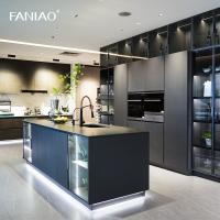 Armoire de cuisine en laque personnalisée avec panneaux de porte en PVC