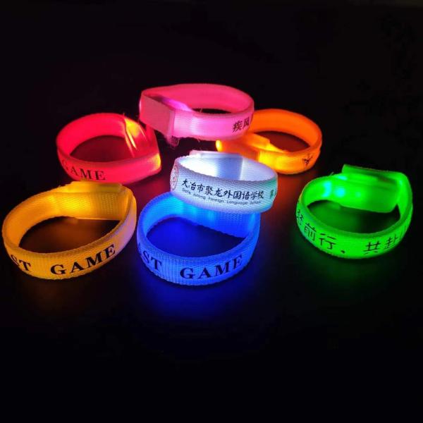 Customized Color Multi Color Illuminated Led Bracelet Flash Gifts with Custom Graphic