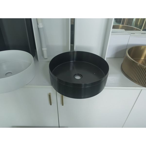 Luxury Round Stainless Steel Water Basin Premium 304 Grade 41x41cm Artisan Bathroom Sink
