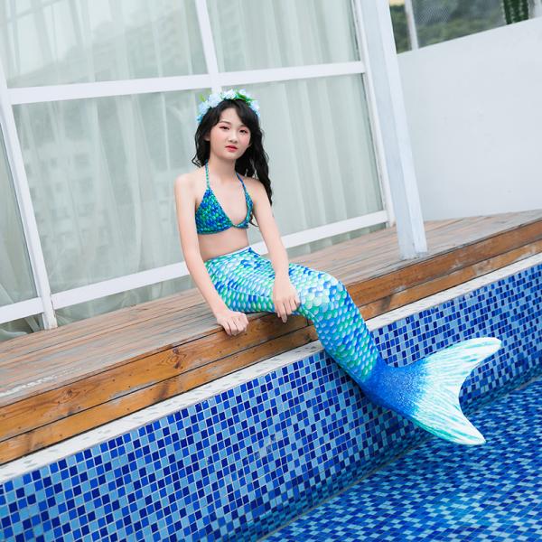 Shiny Fish Scale Texture Mermaid Tails For Swimming , Reinforced Tips Bikini Swimsuit Set
