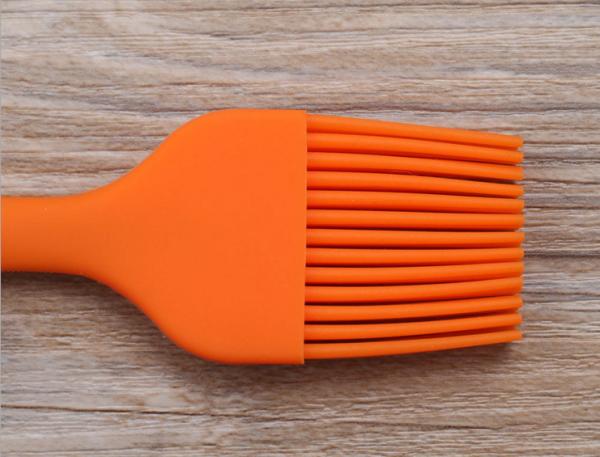 Handheld Silicone Kitchenware Products / Bbq Accessories Silicone Grill Brush