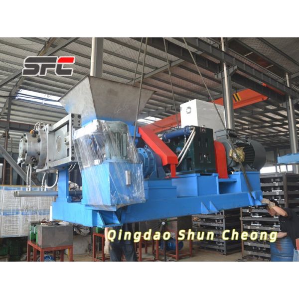 PLC Controlled Rubber Extruder Machine with Force Feeding Screw and Precise Temperature Control