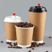 Des tasses en papier à double paroi de 80 mm de diamètre avec couvercle