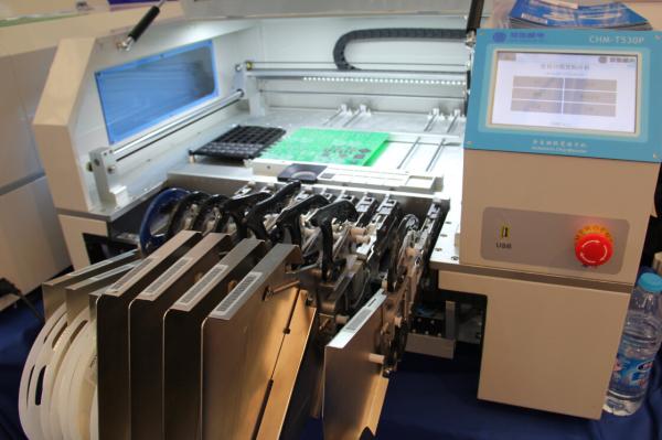 Advanced CHMT530P SMT Pick and Place Machine, 30 Pneumatic Yamaha Feeder, Vision System